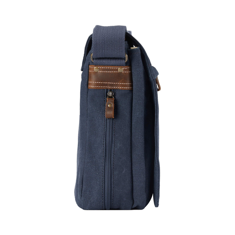 TRP0240 Troop London Classic Canvas Laptop Messenger Bag - 16.5 Diagonally